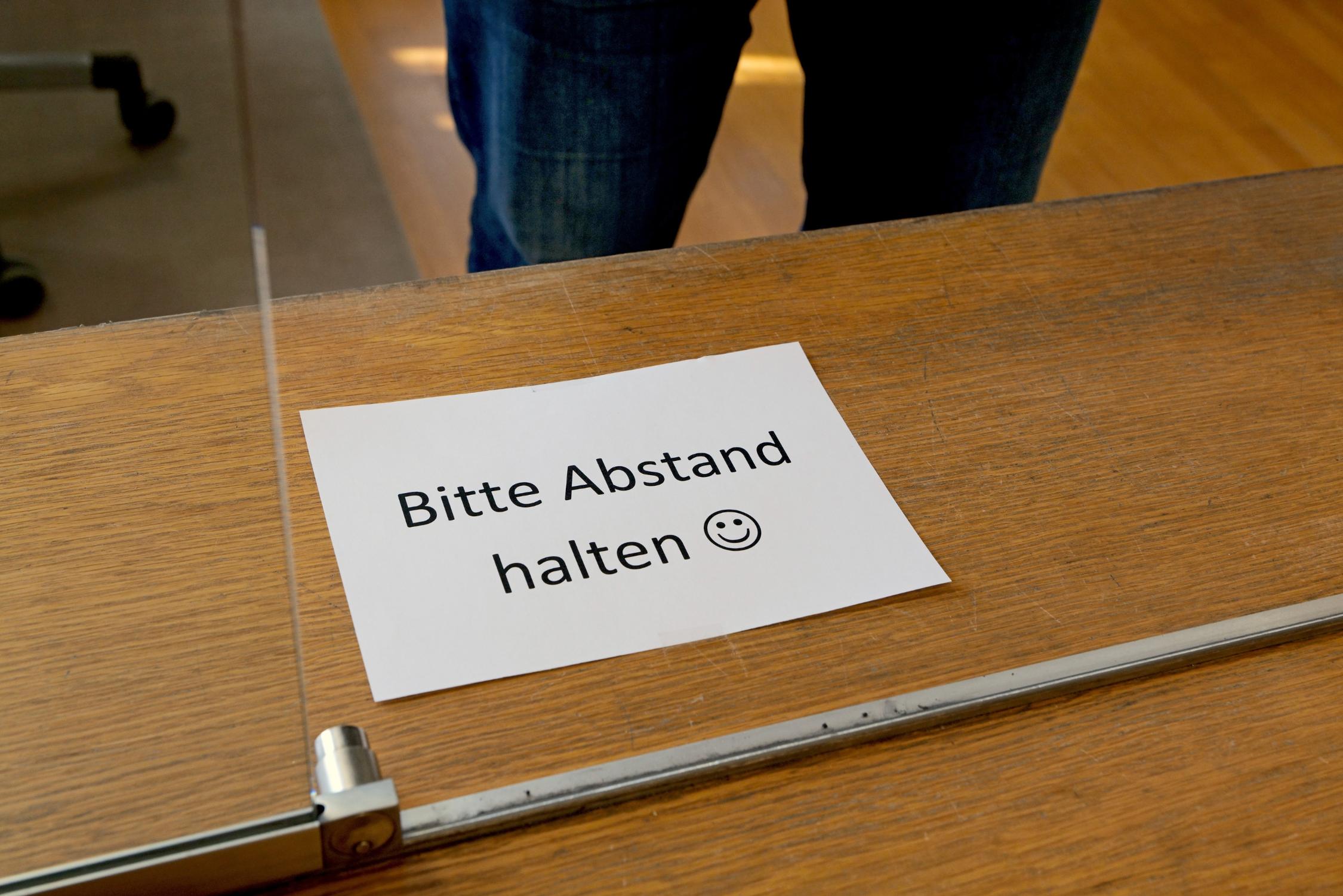 Abstand halten